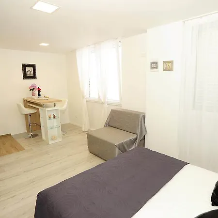 Lägenhet 2studios Kalelarga Zadar